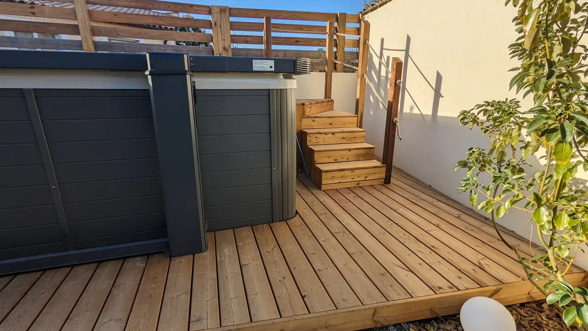 Terrasse et escalier spa St jean pla de corts