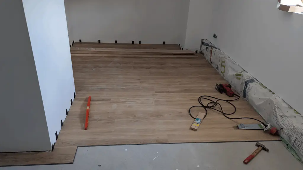 parquet PVC ceret 66